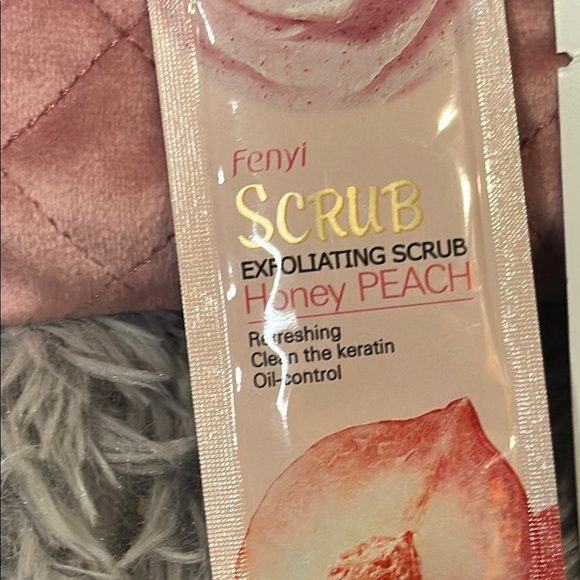 Pillow Talk Bundle & Ipsy Bag w/Flowerbomb Ruby Orchid, Fenyl Scrub & Cleanser - Picture 8 of 13